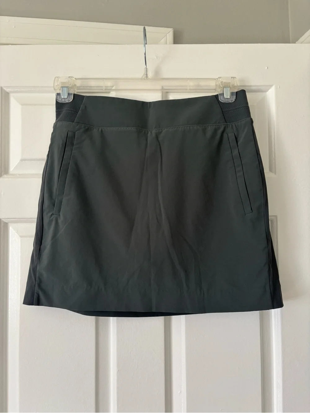 Athleta Soho Skort Hunter Green Golf Tennis Athletic Skirt Pockets Size 6 NWOT